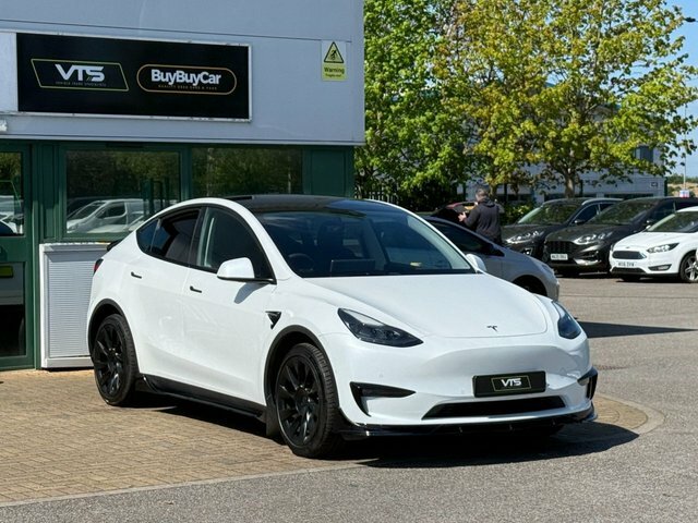 Tesla Model Y 2022 Dual Motor Long Range Suv White