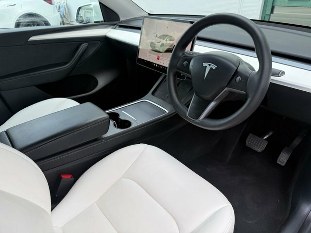 Tesla Model Y 2022 Dual Motor Long Range Suv AF22WJD White #2