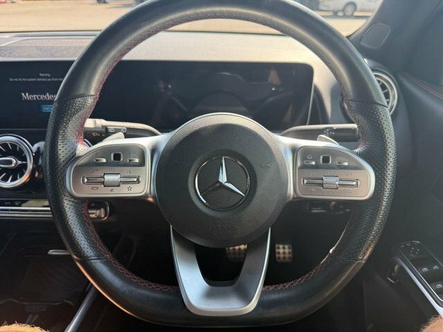 Mercedes-Benz GLB Class Glb 200 Amg Line Premium Plus Red #34