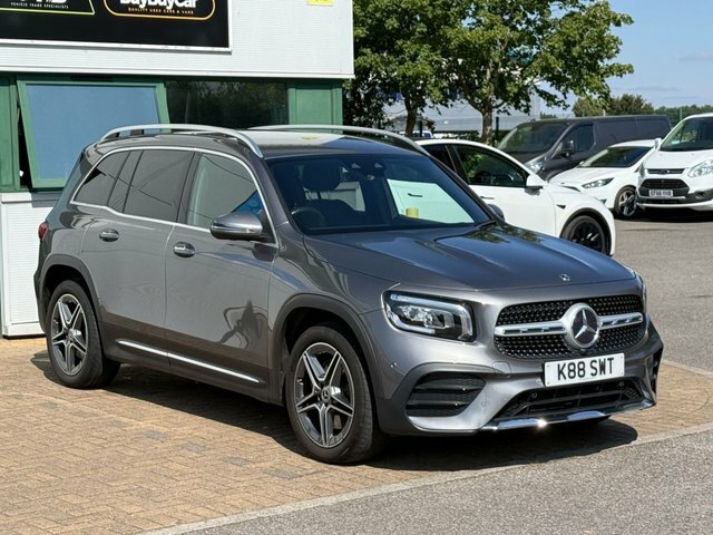 Mercedes-Benz GLB Class Glb 200 Amg Line Premium Plus Red #16