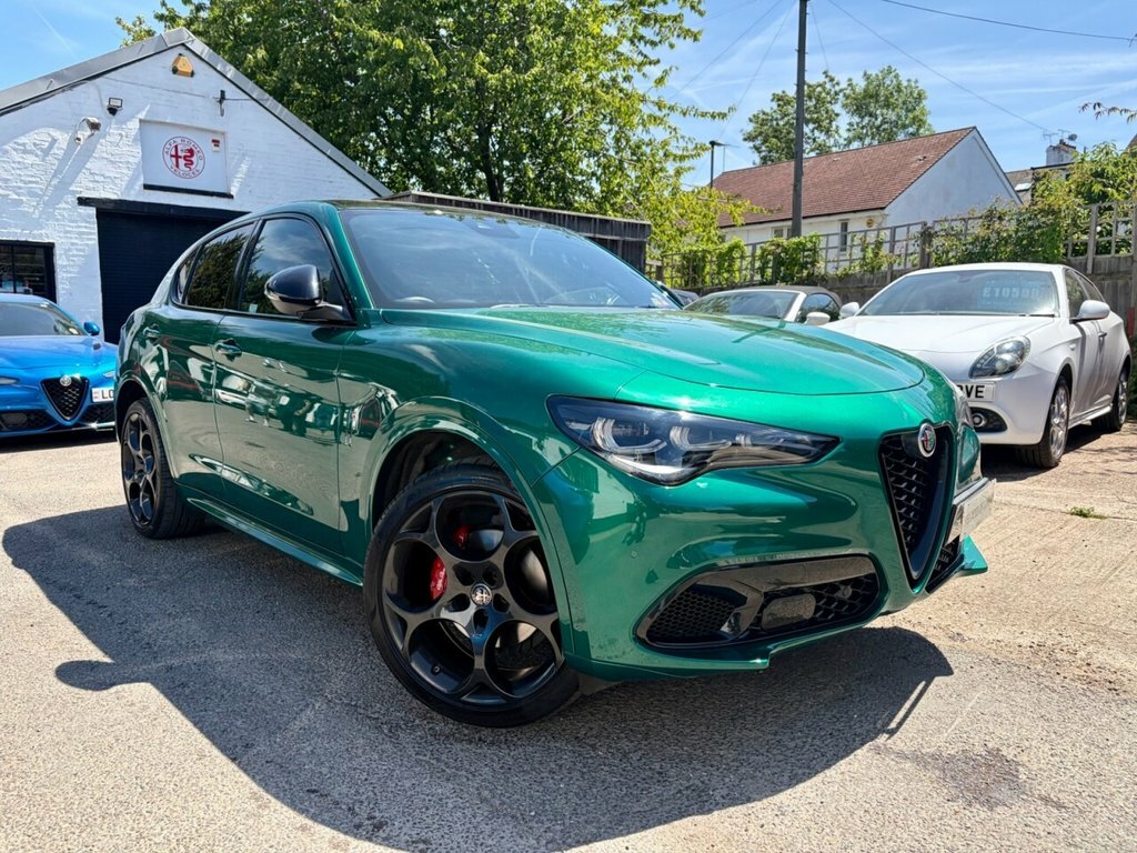 Alfa Romeo Stelvio 2L Tributo Italiano Green