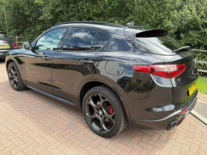 Alfa Romeo Stelvio 2L Veloce Ti Black #4