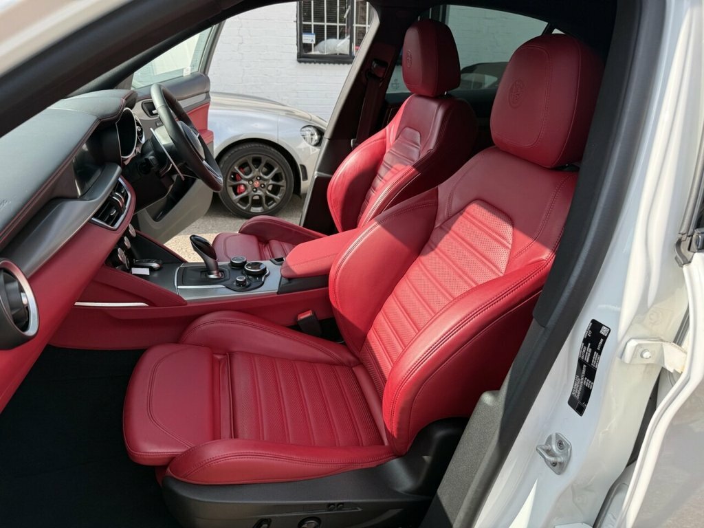 Alfa Romeo Stelvio 2.0 Turbo 200 Nero Edizione Grey #23