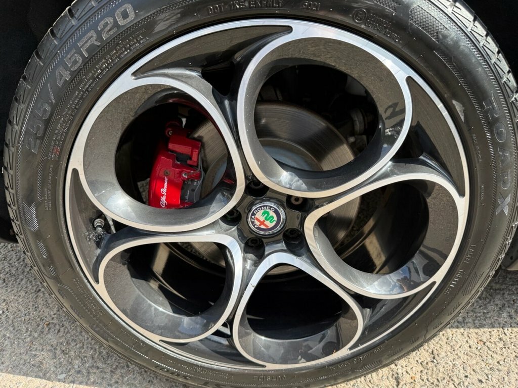 Alfa Romeo Stelvio 2.0 Turbo 200 Nero Edizione Grey #16