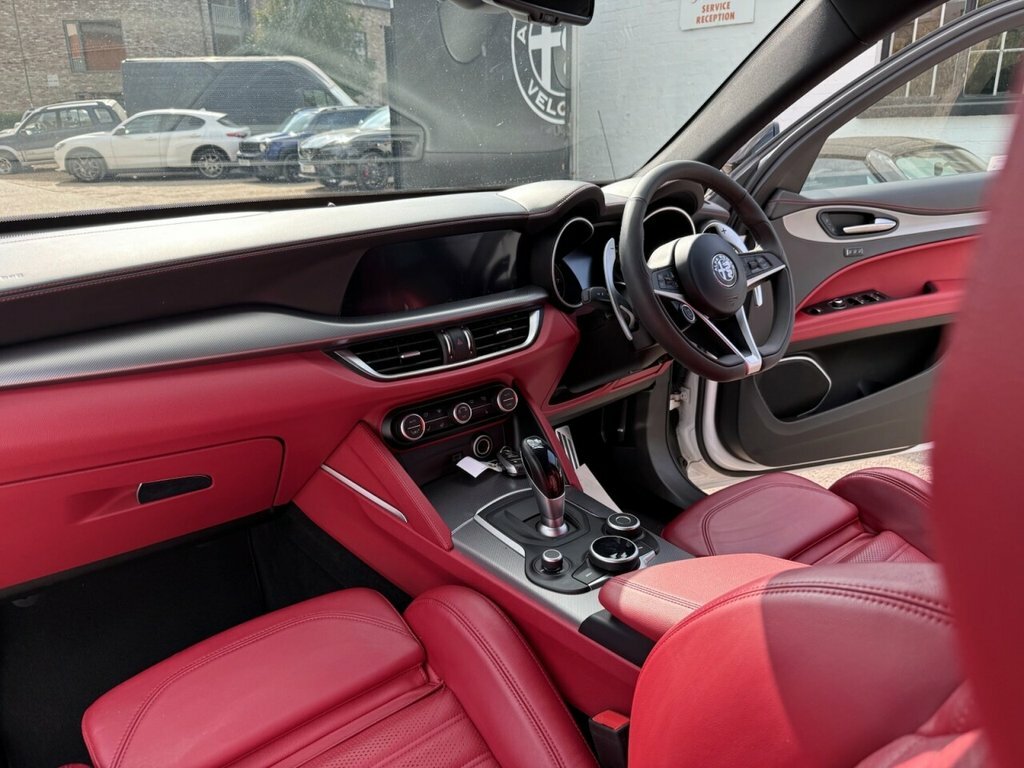 Alfa Romeo Stelvio 2.0 Turbo 200 Nero Edizione Grey #28