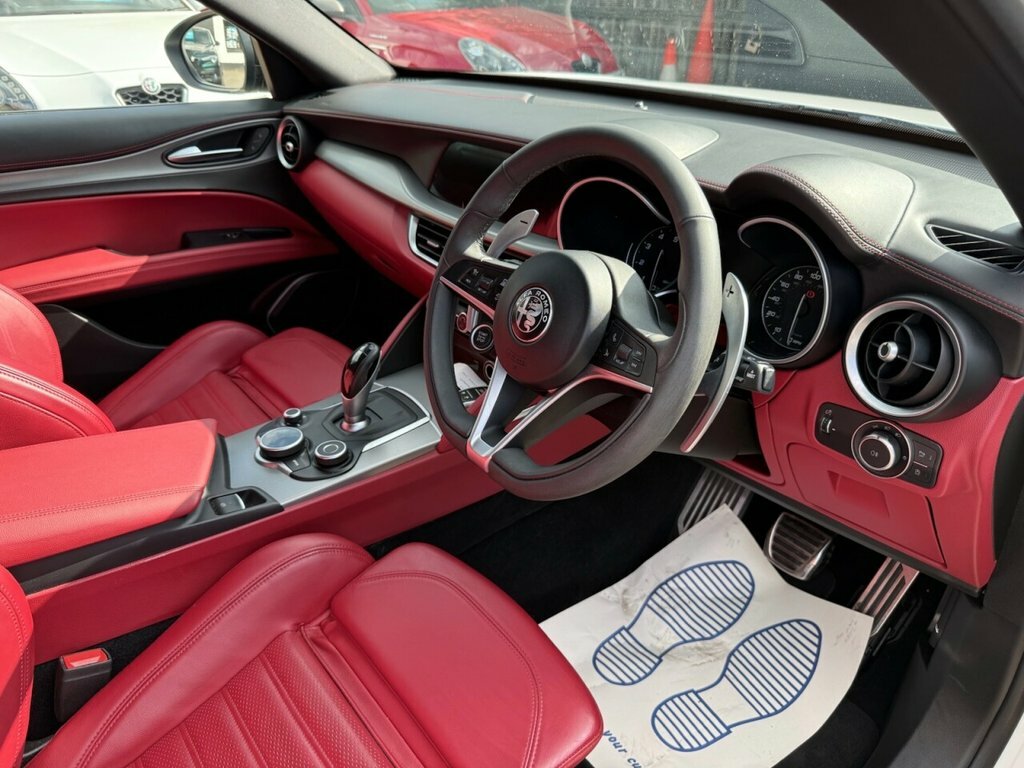 Alfa Romeo Stelvio 2.0 Turbo 200 Nero Edizione Grey #29