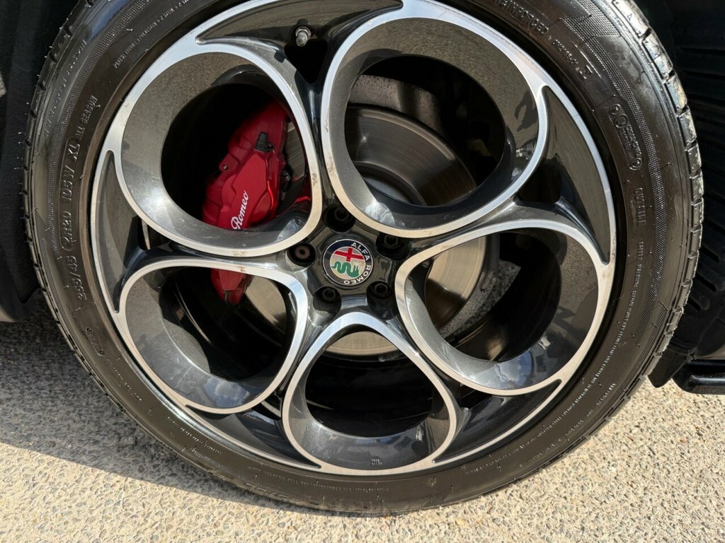 Alfa Romeo Stelvio 2.0 Turbo 200 Nero Edizione Grey #19