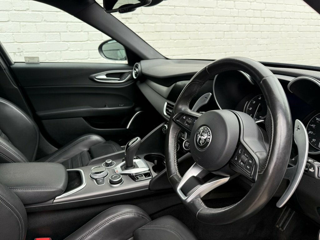 Alfa Romeo Giulia 2.0 Turbo Veloce White #10