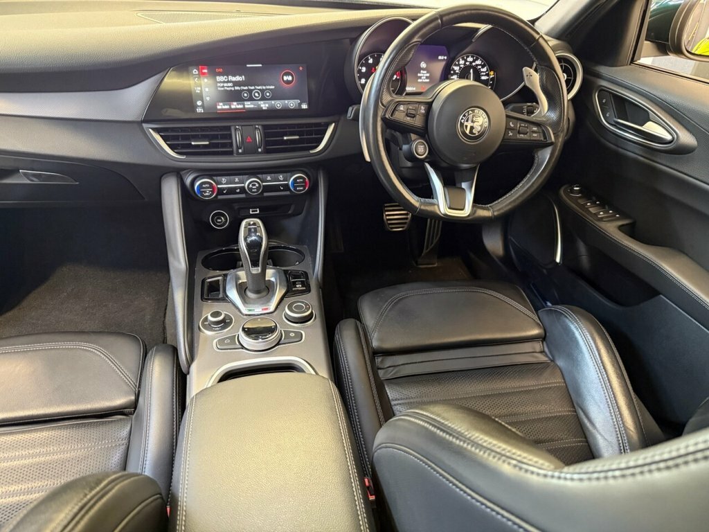 Alfa Romeo Giulia 2.0 Turbo Veloce White #16