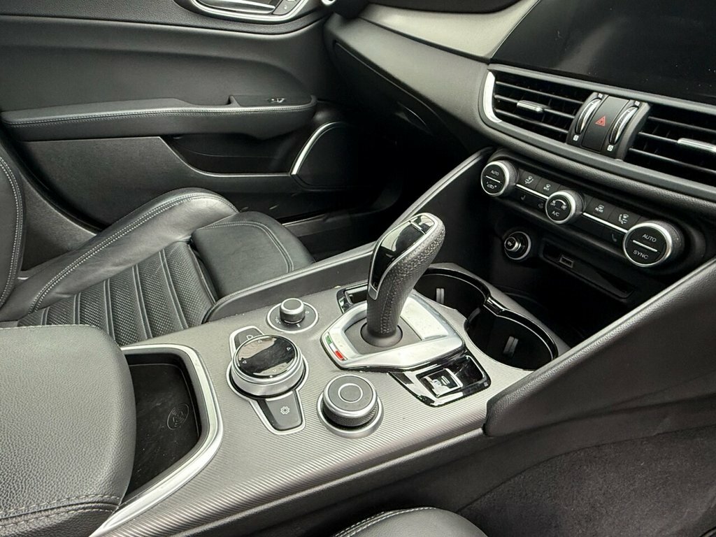 Alfa Romeo Giulia 2.0 Turbo Veloce White #9