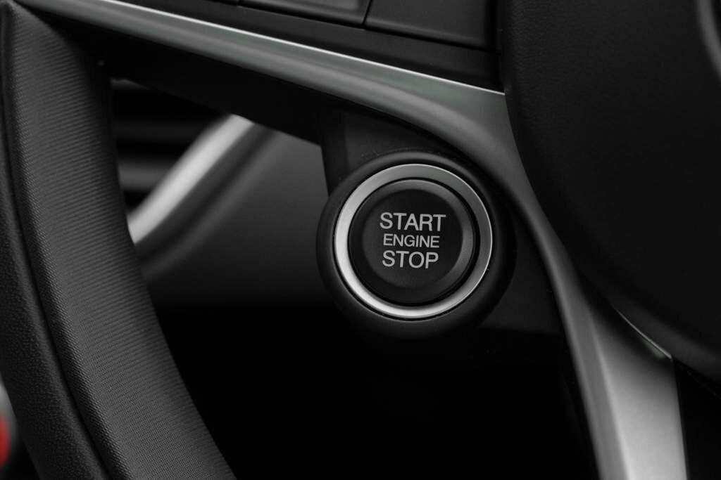 Alfa Romeo Giulia 2.0 Tb Veloce 277 Bhp Blue #24