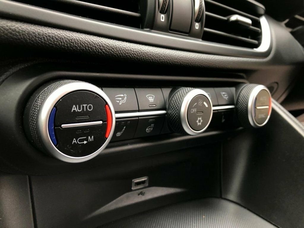 Alfa Romeo Giulia 2.0 Tb Veloce 277 Bhp Blue #17