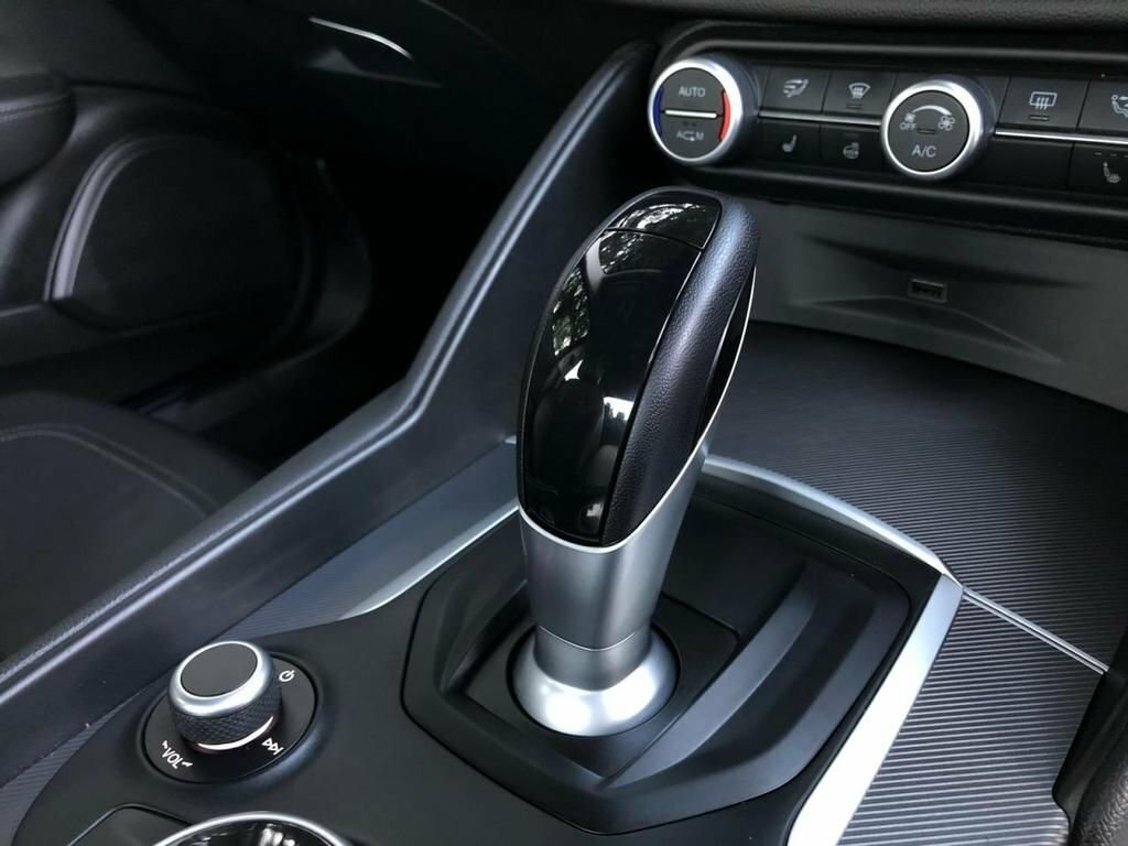 Alfa Romeo Giulia 2.0 Tb Veloce 277 Bhp Blue #21