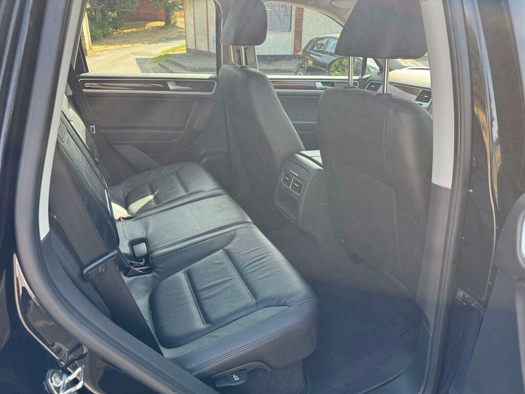 Volkswagen Touareg 3.0 Tdi Black #14