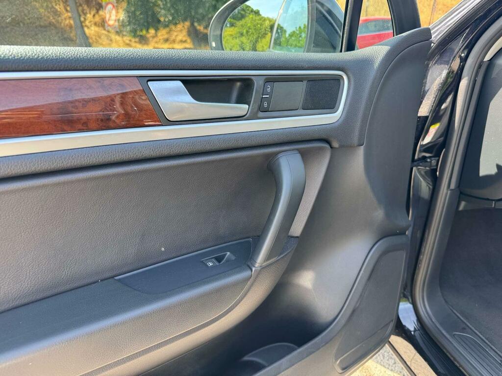 Volkswagen Touareg 3.0 Tdi Black #25