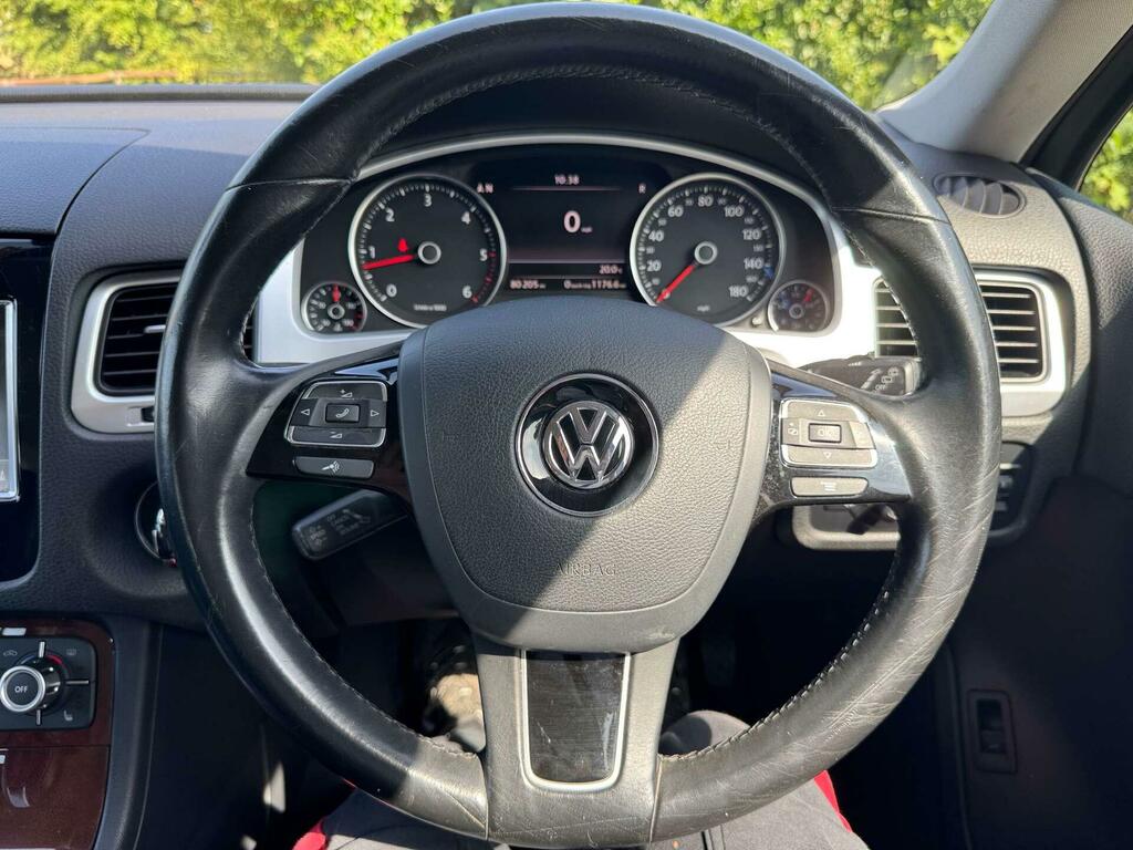 Volkswagen Touareg 3.0 Tdi Black #24