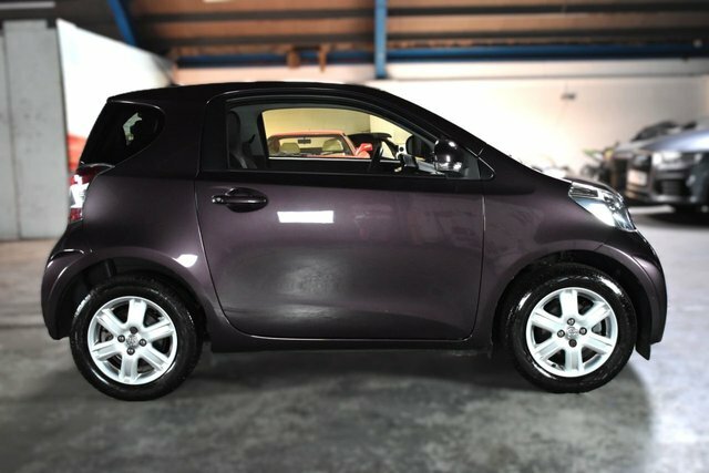 Toyota IQ   #8