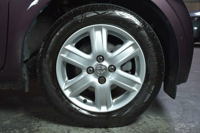 Toyota IQ   #24
