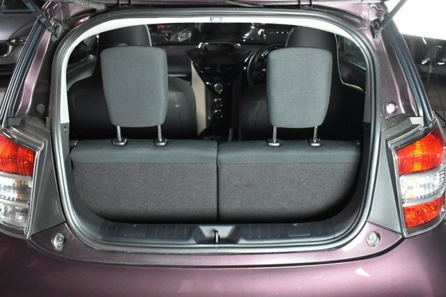 Toyota IQ   #10