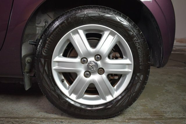 Toyota IQ   #25