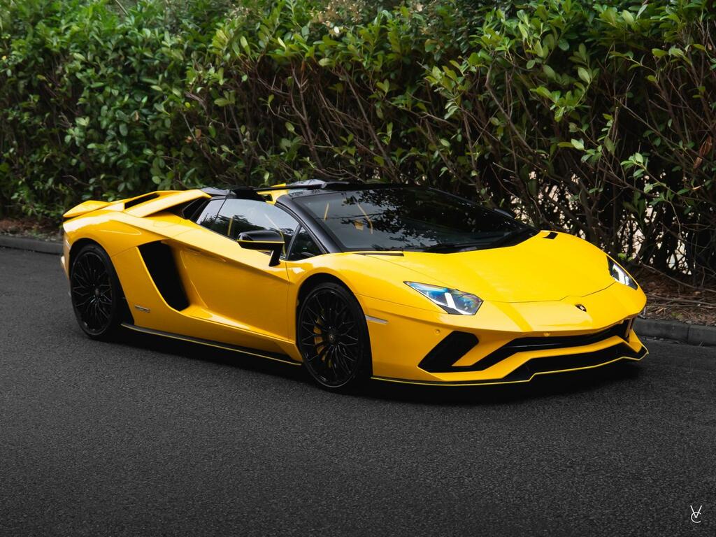 Lamborghini Aventador Yellow Yellow