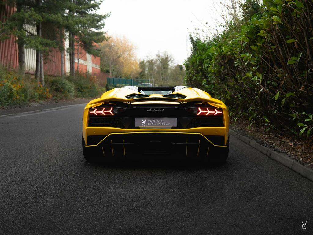 Lamborghini Aventador Yellow Yellow #5