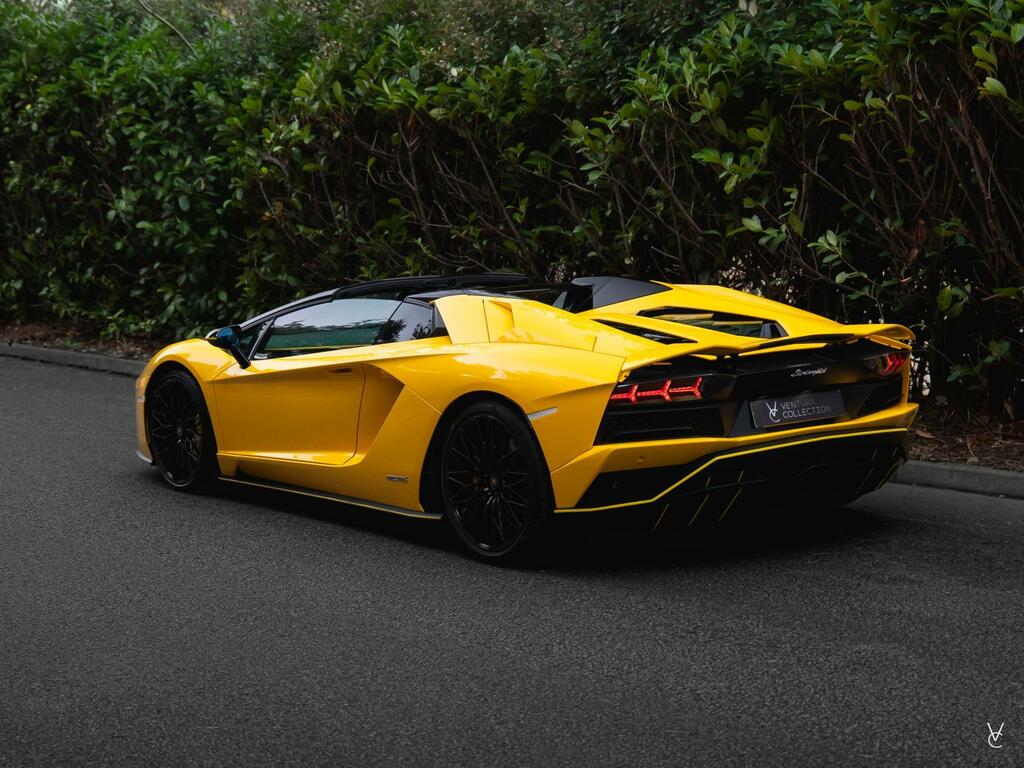 Lamborghini Aventador Yellow Yellow #4