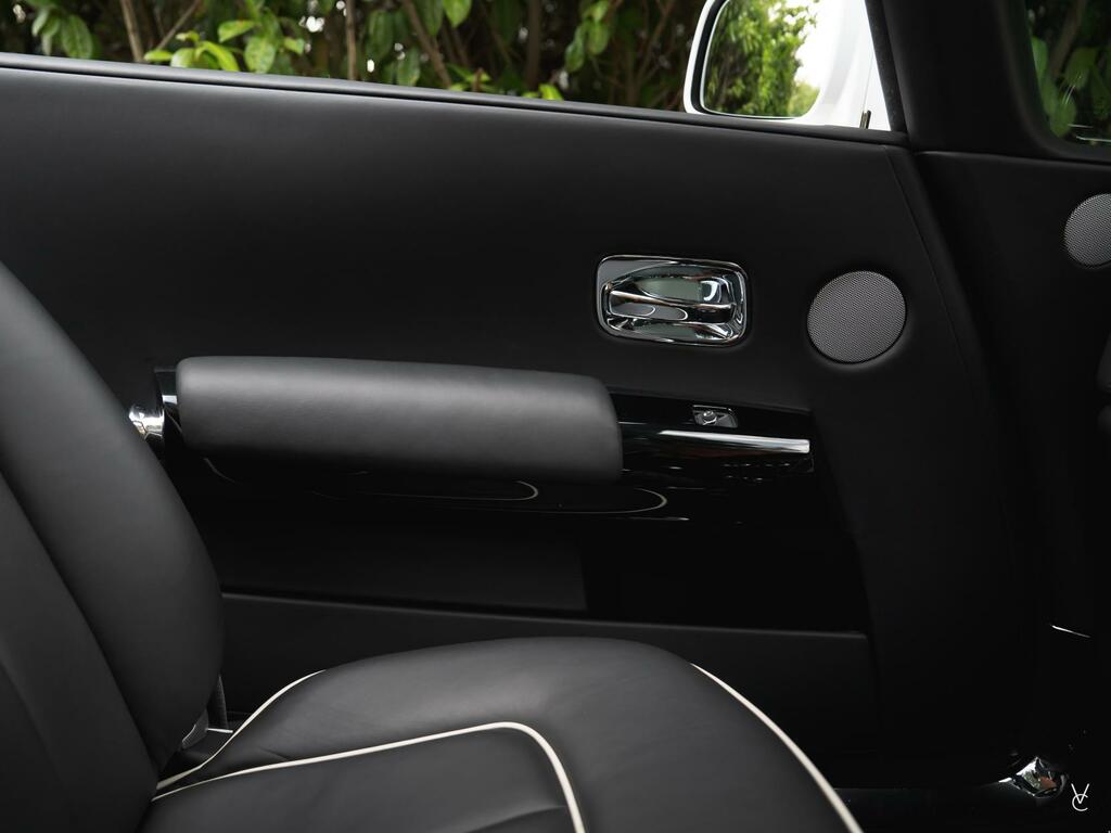 Rolls-Royce Phantom Automatic Black #45