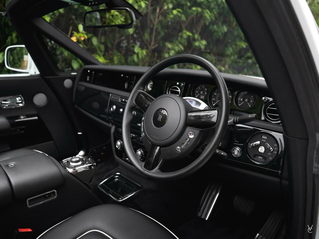 Rolls-Royce Phantom Automatic Black #9