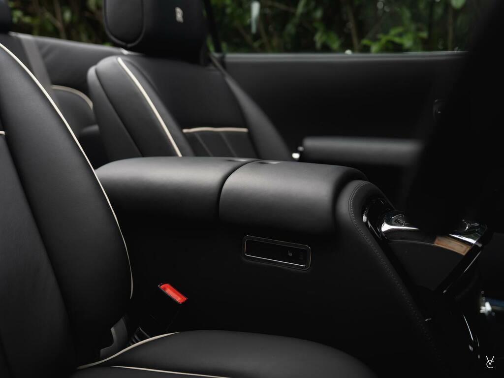 Rolls-Royce Phantom Automatic Black #29