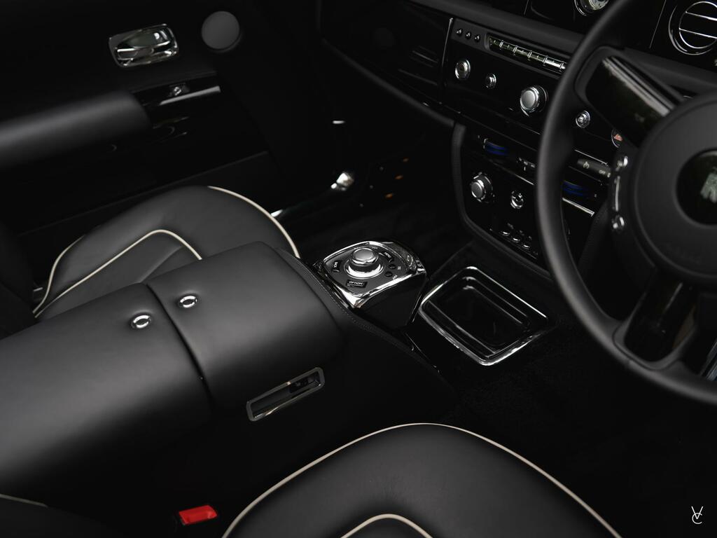 Rolls-Royce Phantom Automatic Black #11