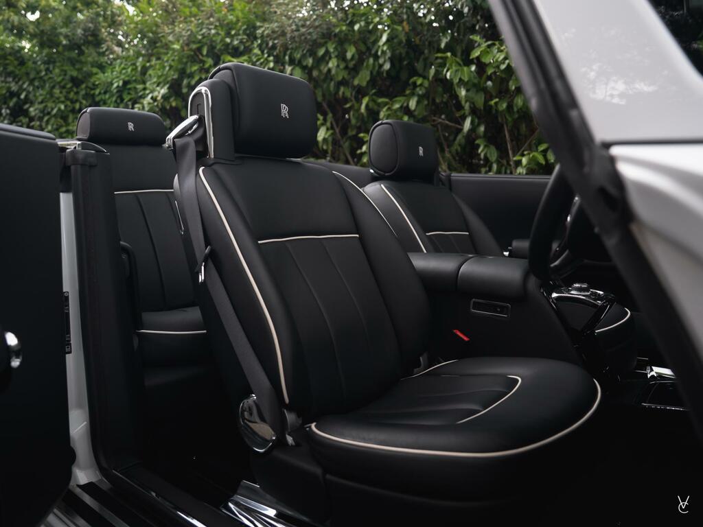 Rolls-Royce Phantom Automatic Black #37