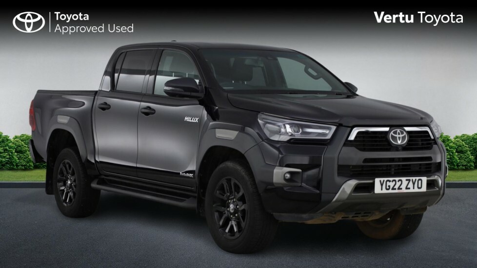 Toyota HILUX Invincible X Black
