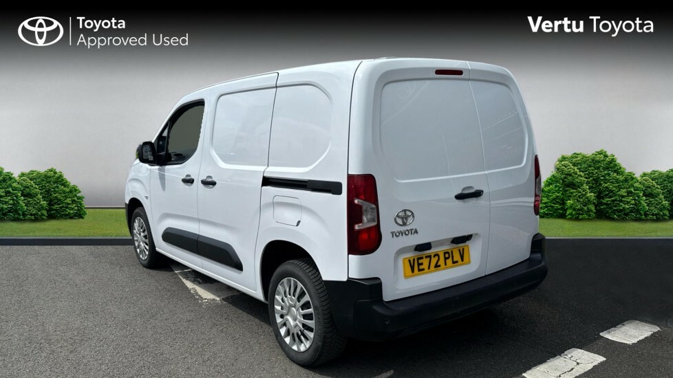 Toyota Proace City Icon White #4