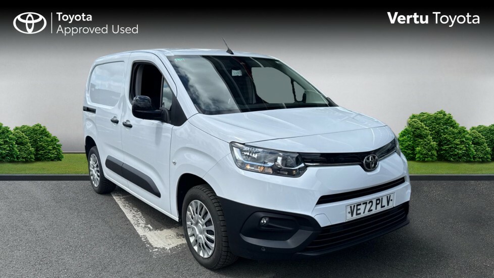 Toyota Proace City Icon White