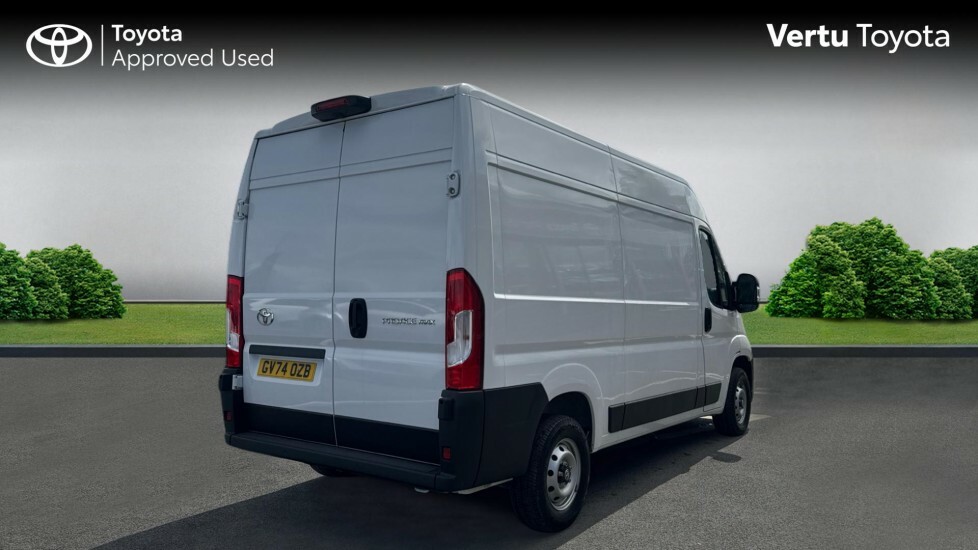 Toyota PROACE Icon White #2