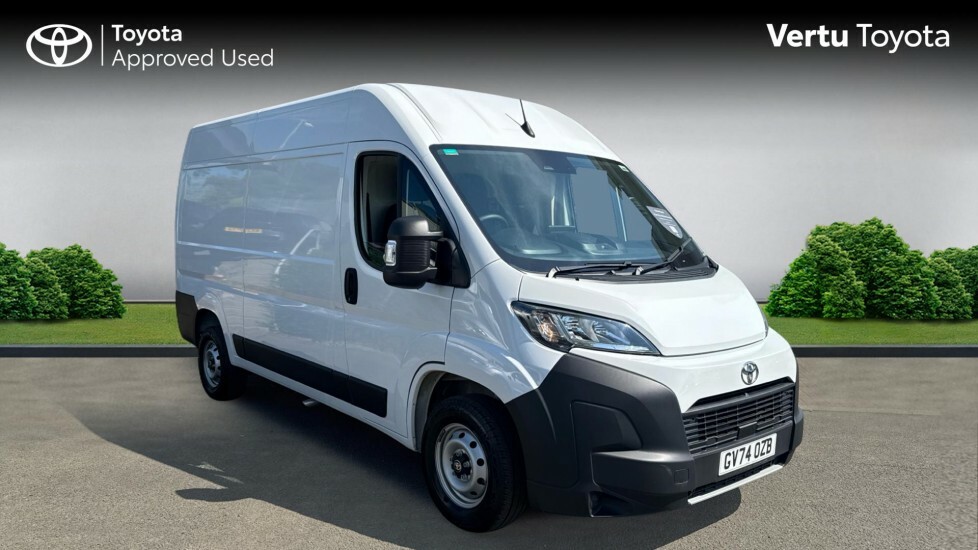 Toyota PROACE Icon White