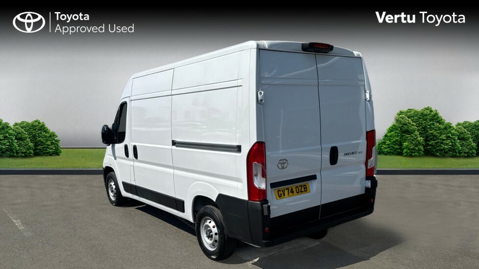 Toyota PROACE Icon White #4