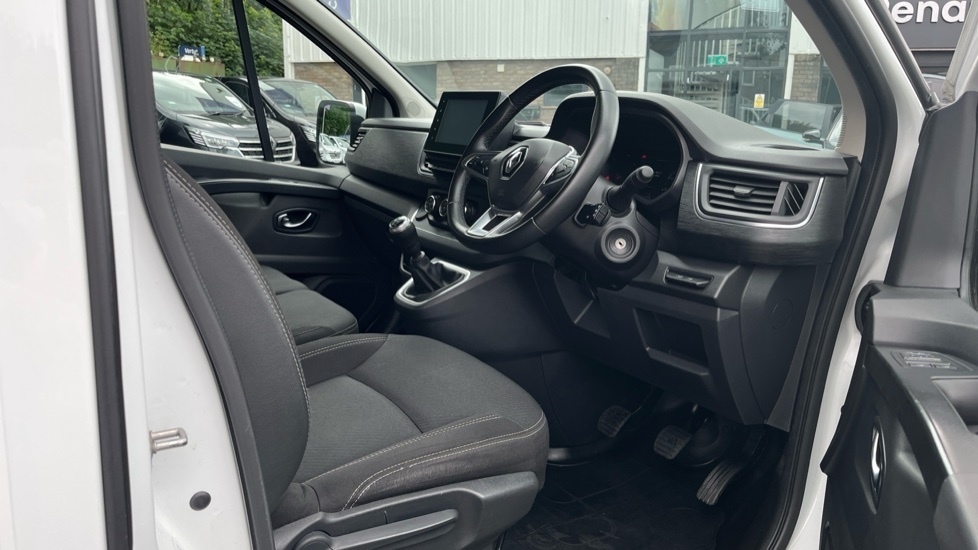 Renault Trafic Sport White #6