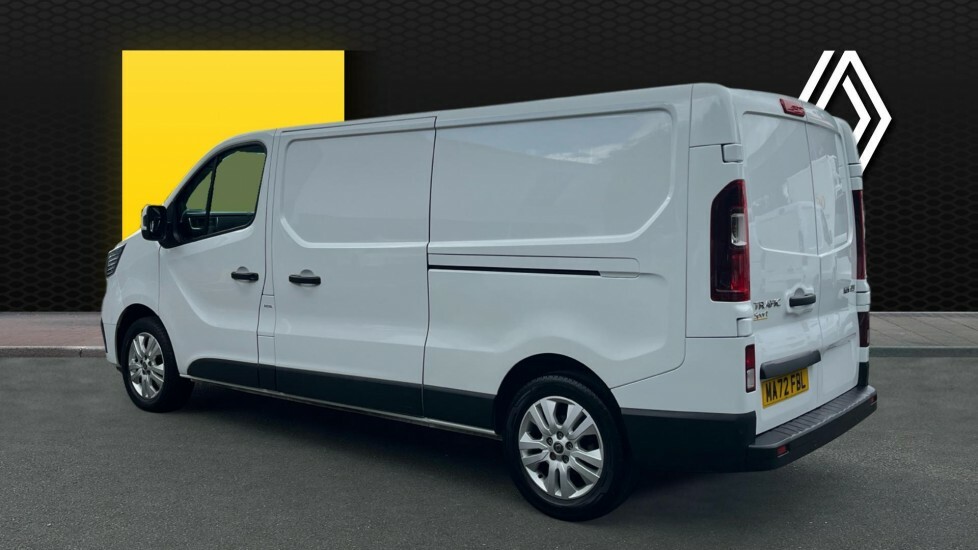 Renault Trafic Sport White #2