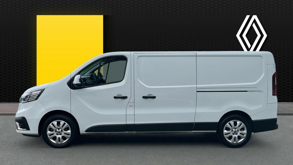 Renault Trafic Sport White #4