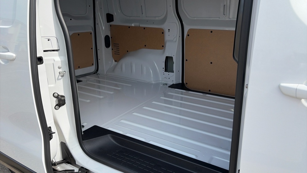Vauxhall Vivaro Pro White #5