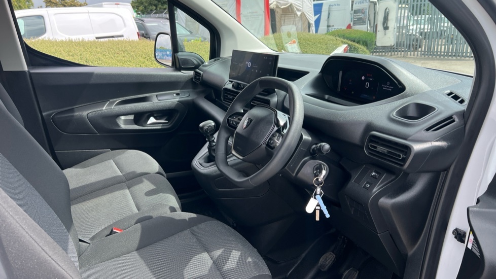 Peugeot Partner Professional White #6