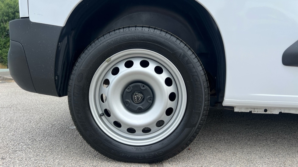 Peugeot Partner 850 1.5 Bluehdi 100 Professional Prem Crew Van Grey #17