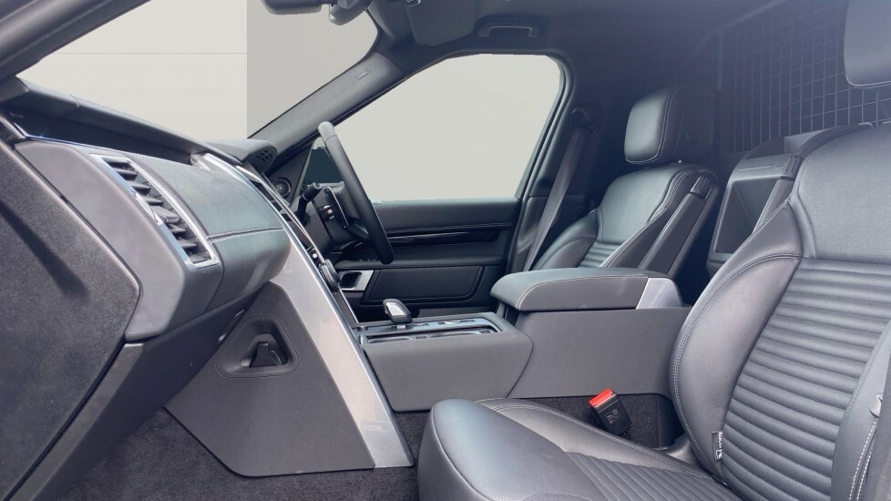 Land Rover Discovery Se Commercial WK25FLZ Grey #3
