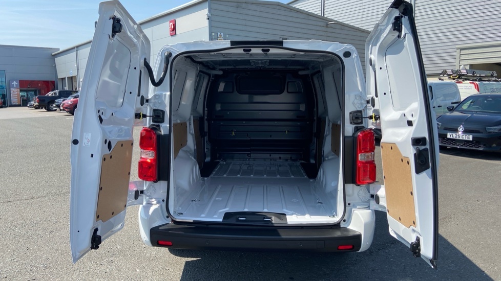 Vauxhall Vivaro Pro YD26DLR White #5