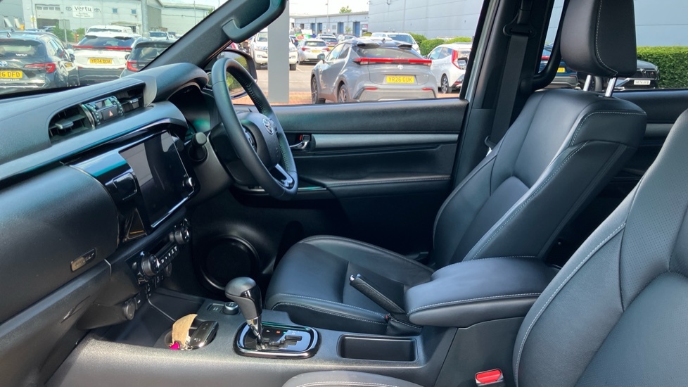 Toyota HILUX Invincible X Silver #5