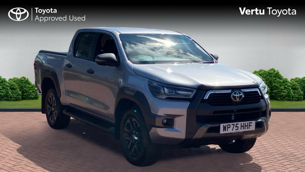 Toyota HILUX Invincible X Silver