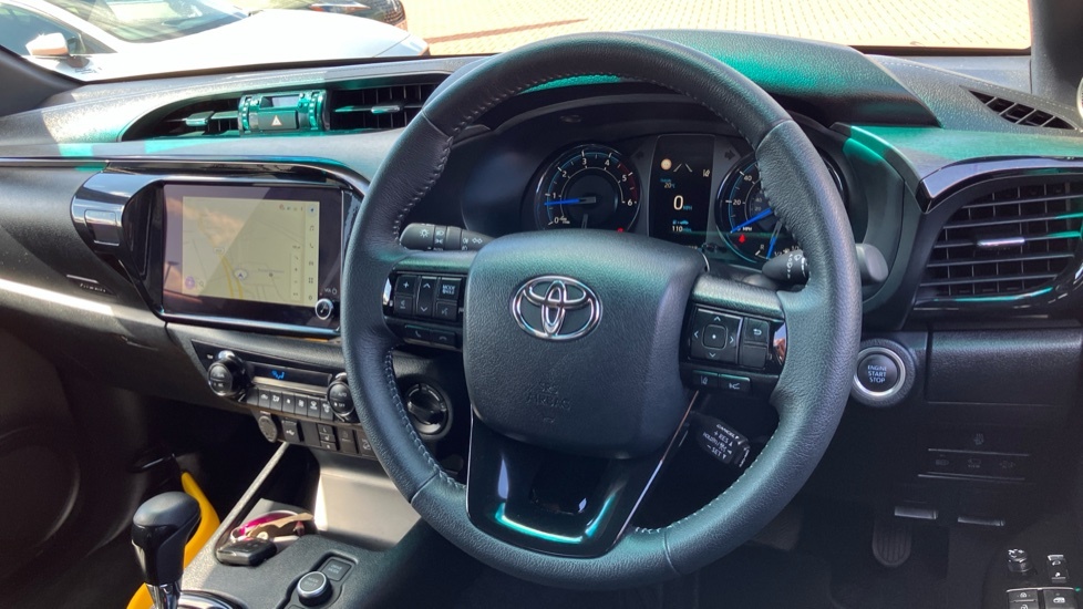 Toyota HILUX Invincible X Dcab Pick Up 2.8 D 48V Brown #7