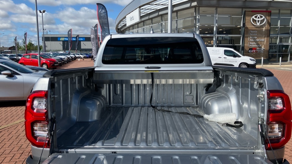 Toyota HILUX Invincible X Dcab Pick Up 2.8 D 48V Brown #12